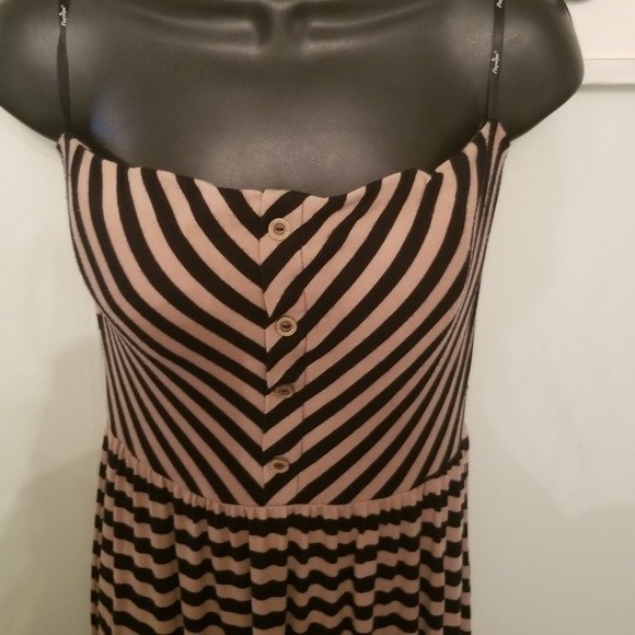 Papaya Strapless Maxi Dress L Tan Brown and Black Striped Faux Button Detail - Picture 2 of 5